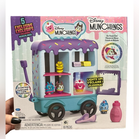 Disney Munchlings Ice Cream Cart Playset - Purple and Teal - Picture 3 of 3